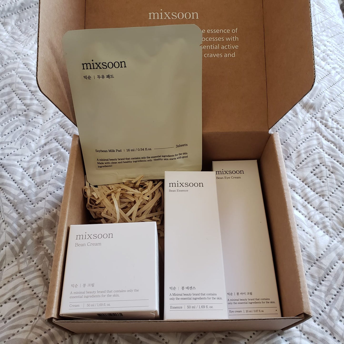Mixsoon Bean Essence – Esencia Fermentada Hidratante con Soja, Granada y Cebada 🌿💧